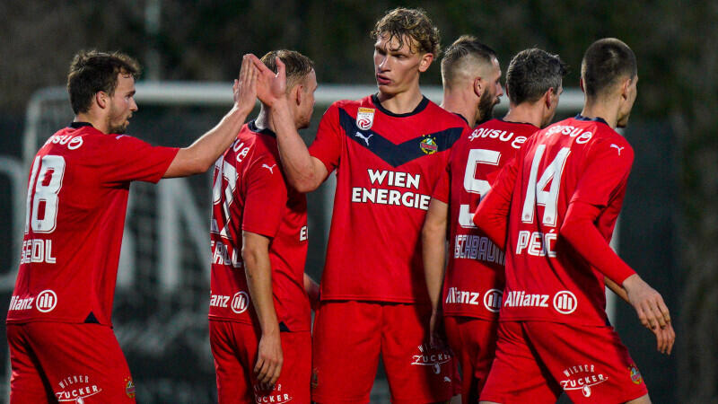 Remis gegen Legia: Youngster verletzt sich bei Rapid-Test