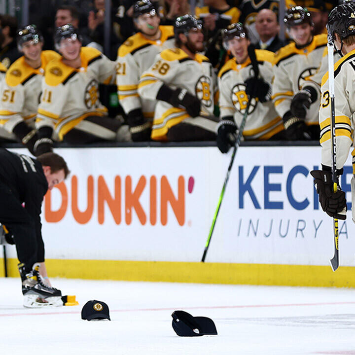 Neun Tore und Hattrick-Premiere! Bruins siegen weiter