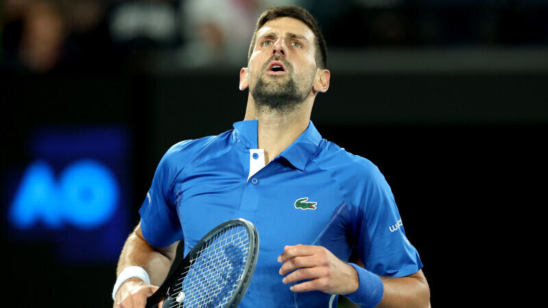 <a href='/de/daten/news/tennis/australian-open/' class='tag'>Australian Open</a>: Djokovic auch in Runde zwei mit Satzverlust