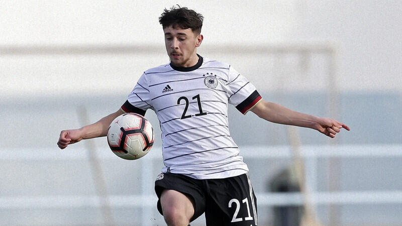 <a href='/de/daten/news/hamburger-sv/' class='tag'>Hamburger SV</a> bindet U17-Weltmeister langfristig