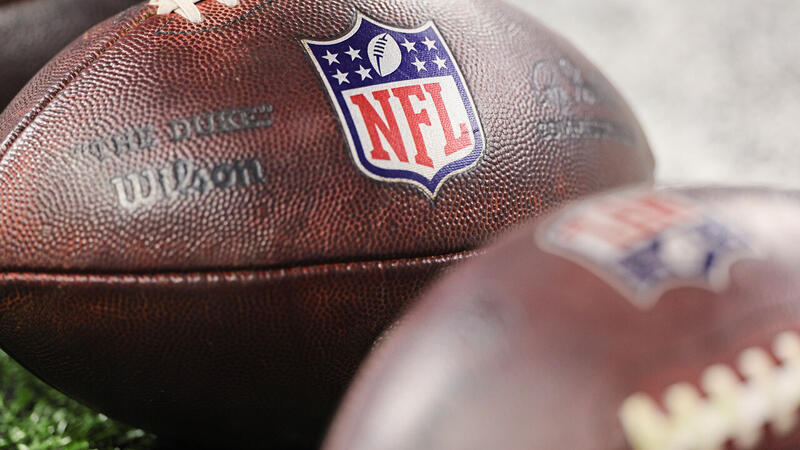 <a href='/de/daten/news/american-football/nfl/' class='tag'>NFL</a>-Playoffs: So siehst du alle Spiele im TV und Stream