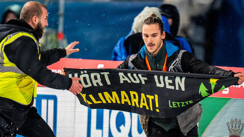 Klimaaktivisten protestierten beim Tournee-Finale