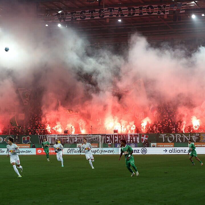 SK Rapid kann bedingten Pyro-Punkteabzug reduzieren