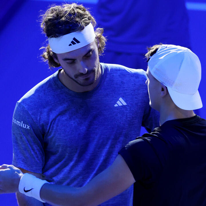 Nach nur 17 Minuten: Tsitsipas muss bei ATP-Finals aufgeben