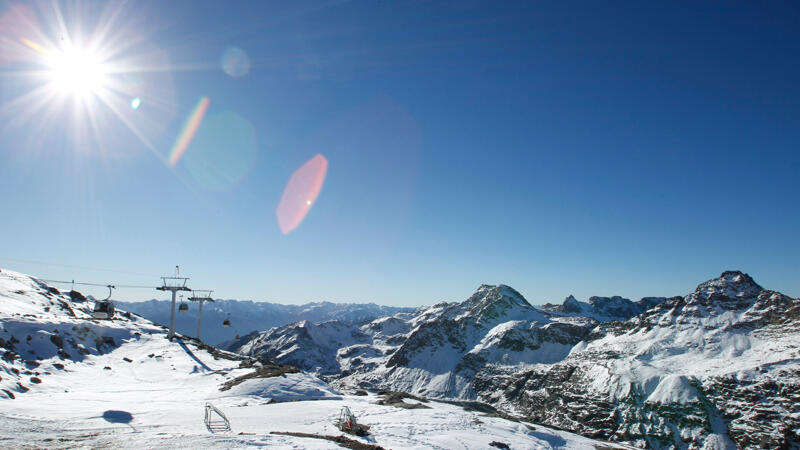 Über den Wolken: Skivergnügen in Österreichs "ewigem Eis"