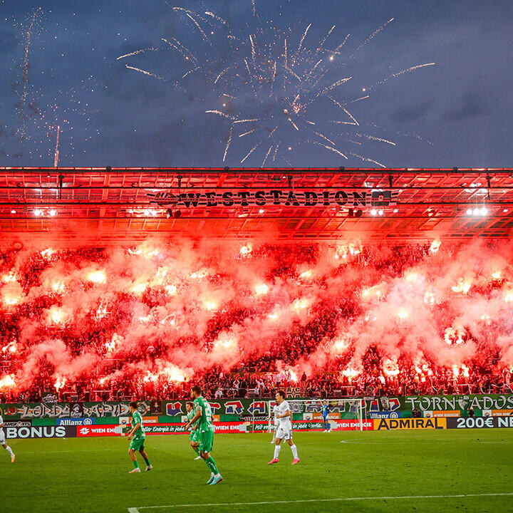 Störend? Top? Feuer-Show der Rapid-Ultras trennt Meinungen