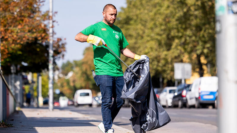 <a href='/de/daten/news/fussball/sk-rapid-wien/' class='tag'>SK Rapid Wien</a> setzt mit Recycling-Aktion wichtiges Zeichen