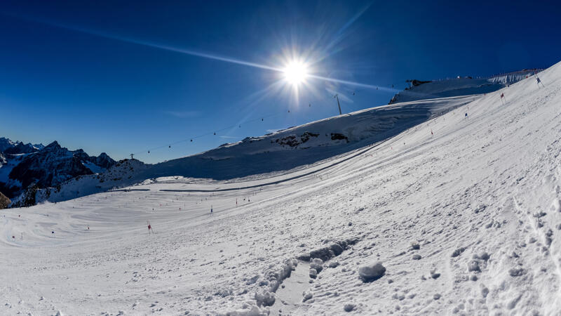 Dann starten die Gletscher ihren Ski-Betrieb