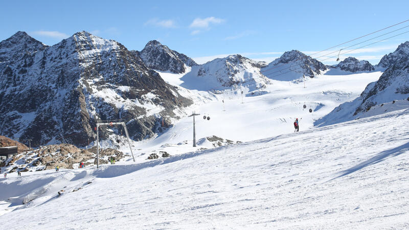 Dann starten die Gletscher ihren Ski-Betrieb