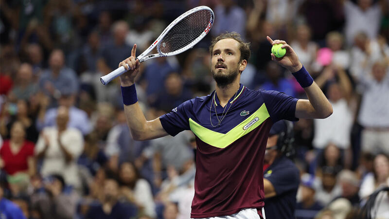 Alcaraz raus! Medvedev zieht in US-Open-Finale ein