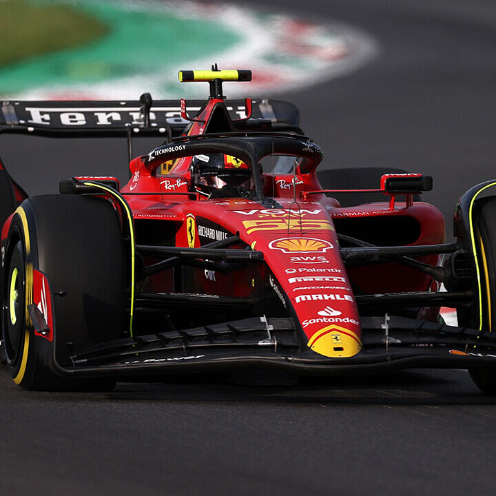 Carlos Sainz entzückt Ferrari-Fans mit Bestzeit in Monza