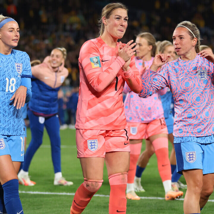 König Charles gratuliert "Lionesses" zum Finaleinzug