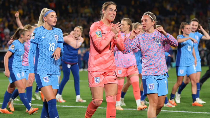 König Charles gratuliert "Lionesses" zum Finaleinzug