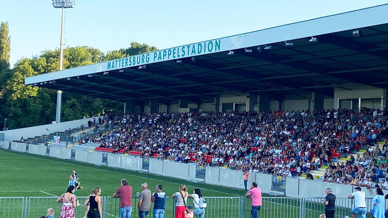 <a href='/de/daten/news/fussball/fussball/' class='tag'>Fußball</a> in Mattersburg 2.0: Ein Märchen unter Pappeln