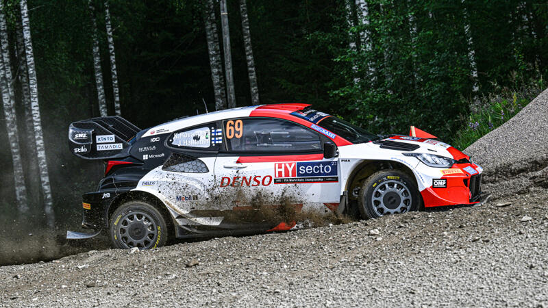 Totalschaden! <a href='/de/daten/news/rallye/' class='tag'>Rallye</a>-WM-Leader Rovanperä mit schwerem Unfall