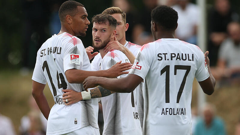 St. Pauli stiehlt drei Punkte aus Kaiserslautern