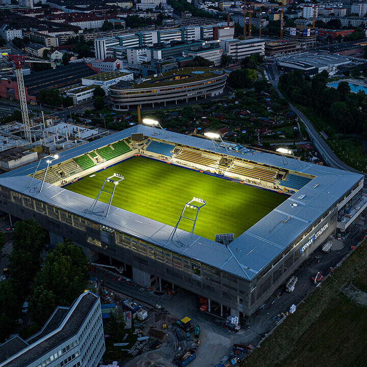 Flutlicht-Test: Beeindruckende Bilder vom Donauparkstadion