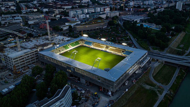 Flutlicht-Test: Beeindruckende Bilder vom Donauparkstadion