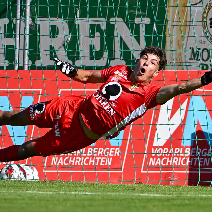 Tormann von Austria Lustenau am Sprung zum SV Horn