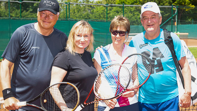 Ein Bekannter im Rollstuhl animierte Moser-Pröll zum <a href='/de/daten/news/tennis/tennis/' class='tag'>Tennis</a>-Event