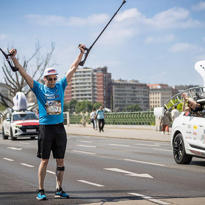 Wings for Life Run: Ohne Rollstuhl - Lukas Müller läuft 2km!