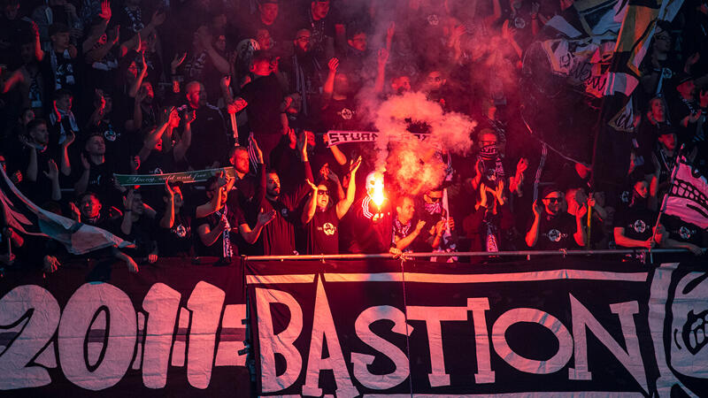 Die besten Bilder der Sturm- und Rapid-Fans aus Klagenfurt