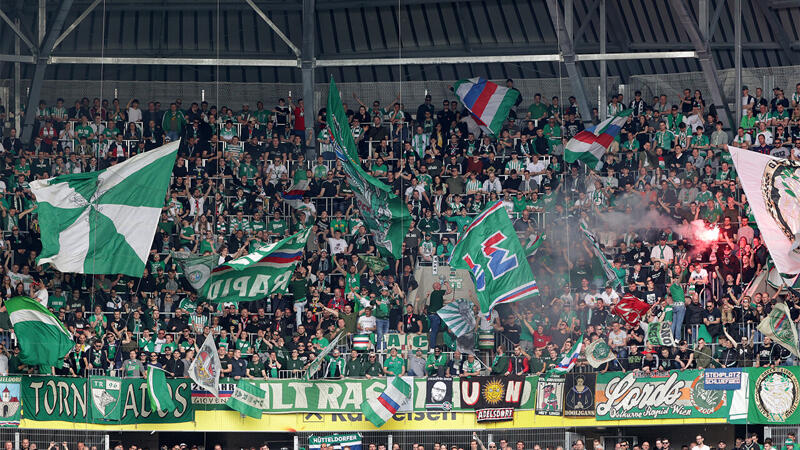 1.000 Rapid-Fans verabschieden Mannschaft nach Klagenfurt