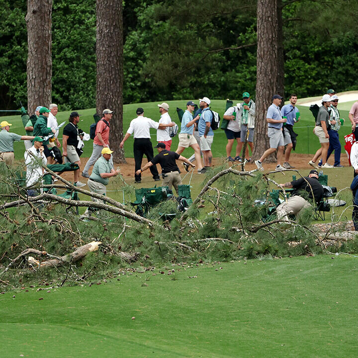 Bäume stürzen um! Beinahe-Katastrophe bei Masters in Augusta