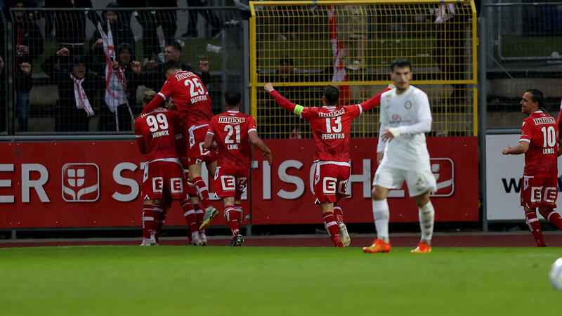 <a href='/de/daten/news/fussball/gak/' class='tag'>GAK</a> kommt mit Derby-Sieg der Tabellenspitze näher