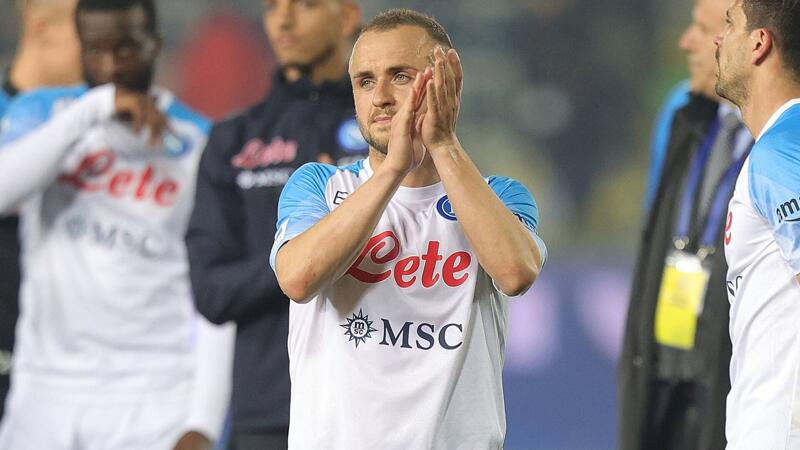 <a href='/de/daten/news/ssc-napoli/' class='tag'>SSC Napoli</a> verlängert mit Stammkraft