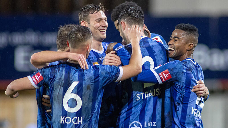 Blau-Weiß Linz rauscht über <a href='/de/daten/news/fussball/vorwaerts-steyr/' class='tag'>Vorwärts Steyr</a> hinweg