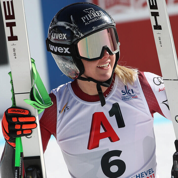 Cornelia Hütter fährt im Super-G der Frauen zu BRONZE!