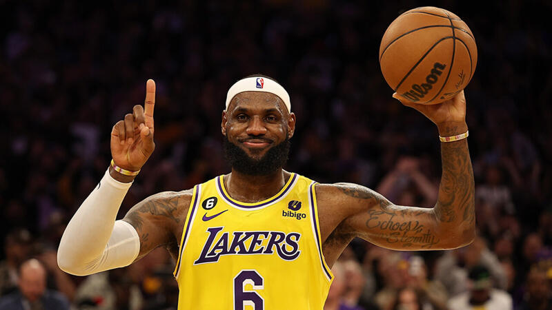 Rekord! LeBron James ist bester <a href='/de/daten/news/basketball/nba/' class='tag'>NBA</a>-Scorer aller Zeiten