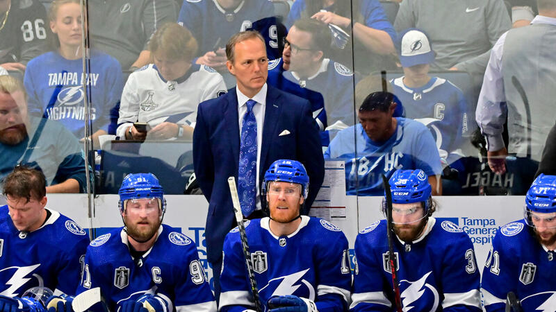 Lightning-Coach stellt einen neuen <a href='/de/daten/news/eishockey/nhl/' class='tag'>NHL</a>-Rekord auf