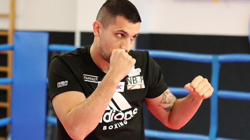 Nader gewinnt Aufbaukampf bei "Bounce Fight Night"