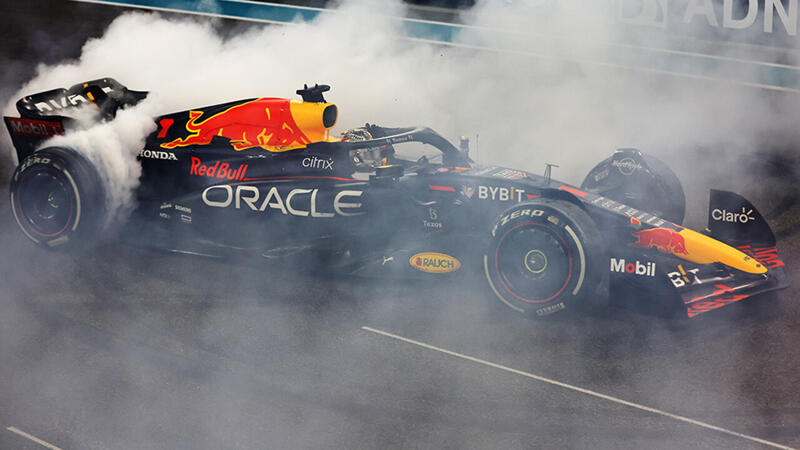 <a href='/de/daten/news/red-bull-racing/' class='tag'>Red Bull Racing</a> glaubt an Dreikampf im nächsten Jahr