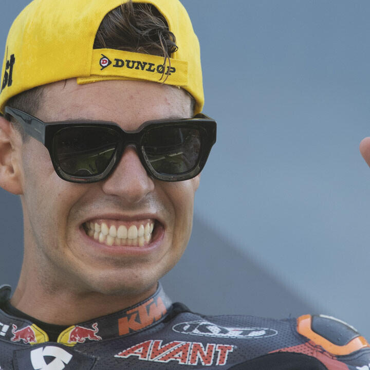 Ogura wirft WM-Chance in den Kies! Fernandez ist Moto2-Champ