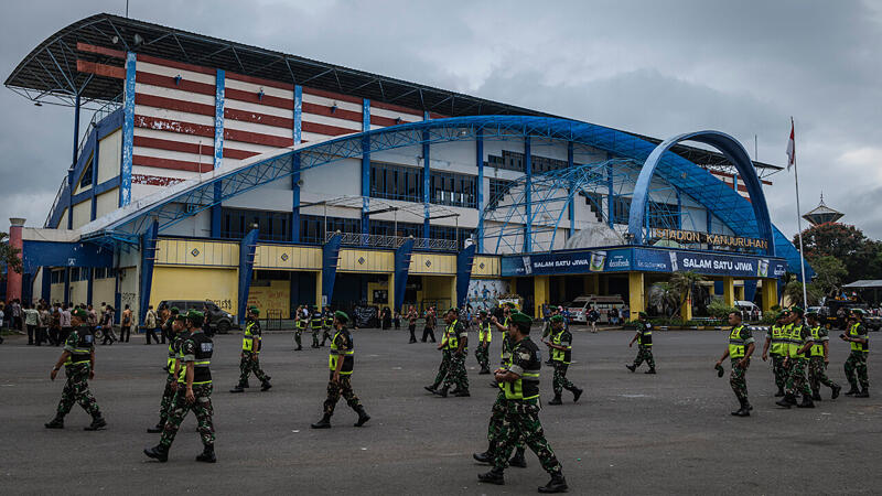 Nach Katastrophe: Indonesien reißt Stadion ab