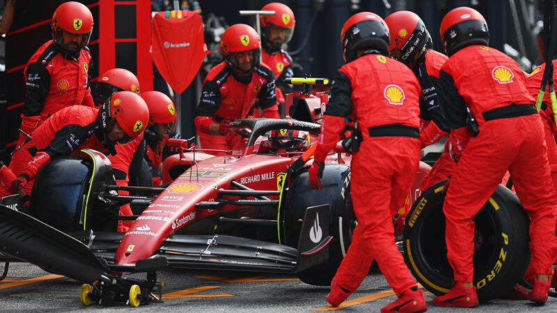 Rosberg stichelt nach Panne gegen <a href='/de/daten/news/ferrari/' class='tag'>Ferrari</a>