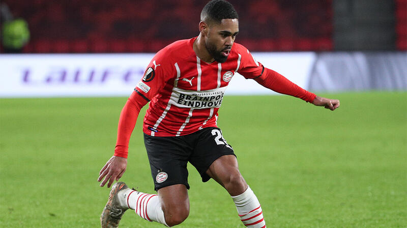 Philipp Mwene sammelt Assist bei PSV-Kantersieg