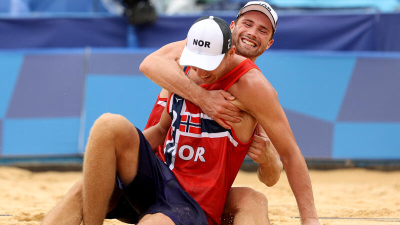 <a href='/de/daten/news/beachvolleyball/' class='tag'>Beachvolleyball</a>-WM: Brasilien und Norwegen siegen