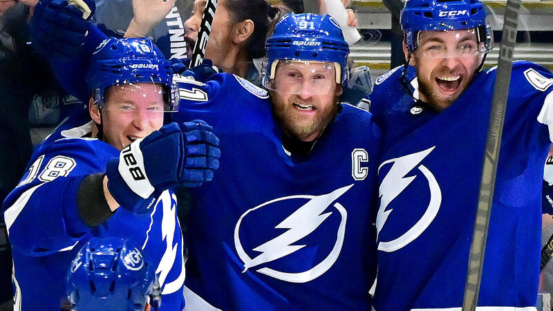 Tampas Kapitän Steven Stamkos schießt Lightning ins Finale