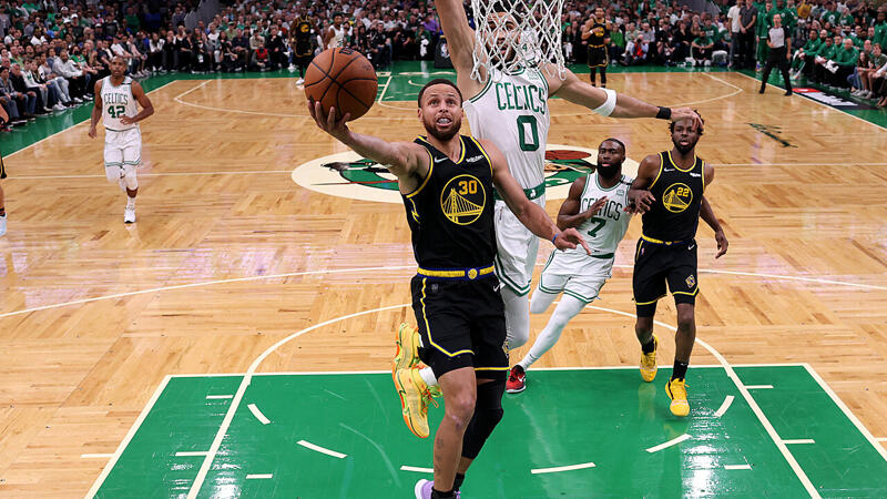 43 Punkte! Warriors gleichen Finale dank Curry aus