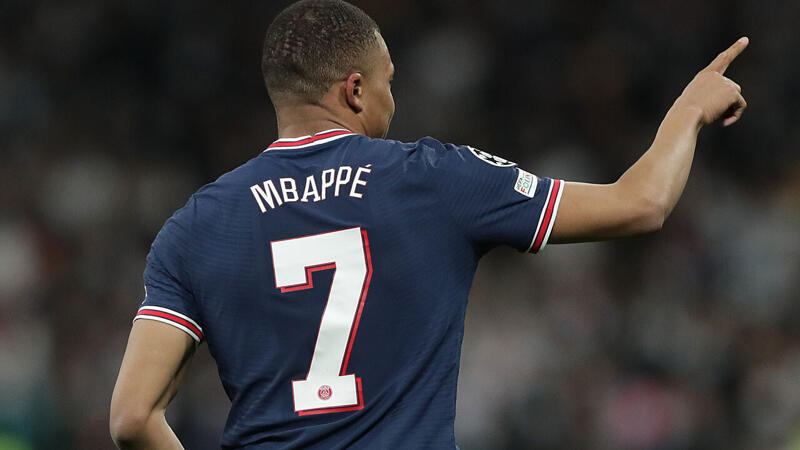 Als sich <a href='/de/daten/news/ralf-rangnick/' class='tag'>Ralf Rangnick</a> mit Kylian Mbappe einig war