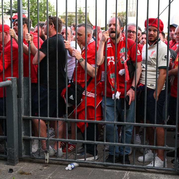 Tumulte verschieben Beginn des CL-Finales