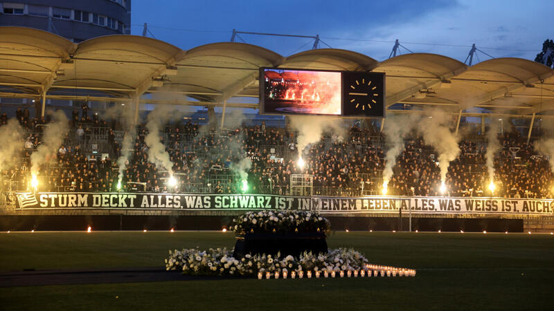 Tausende Sturm-Fans verabschieden Osim im Stadion