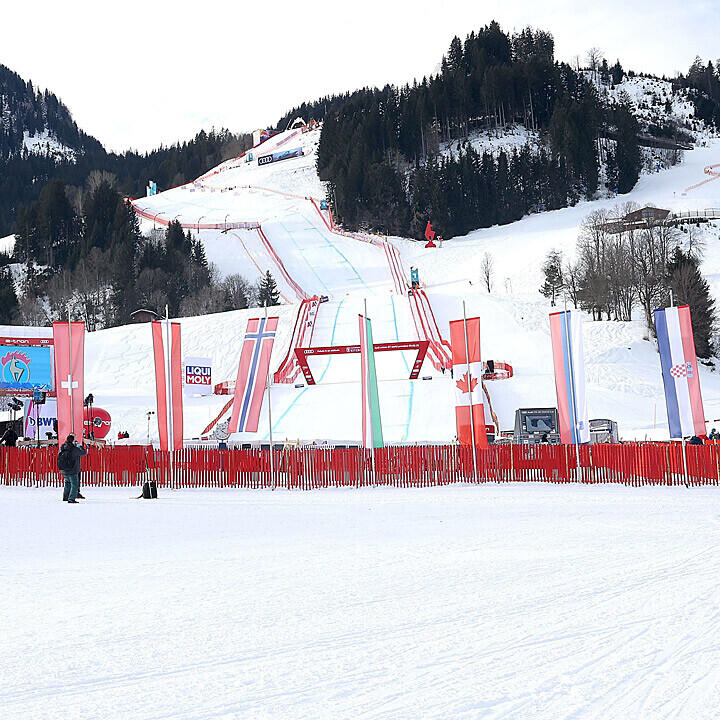 Regen und Schnee! 2. Kitzbühel-Abfahrt abgesagt!