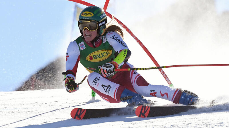 Liensberger schrammt in Sölden am Podest vorbei