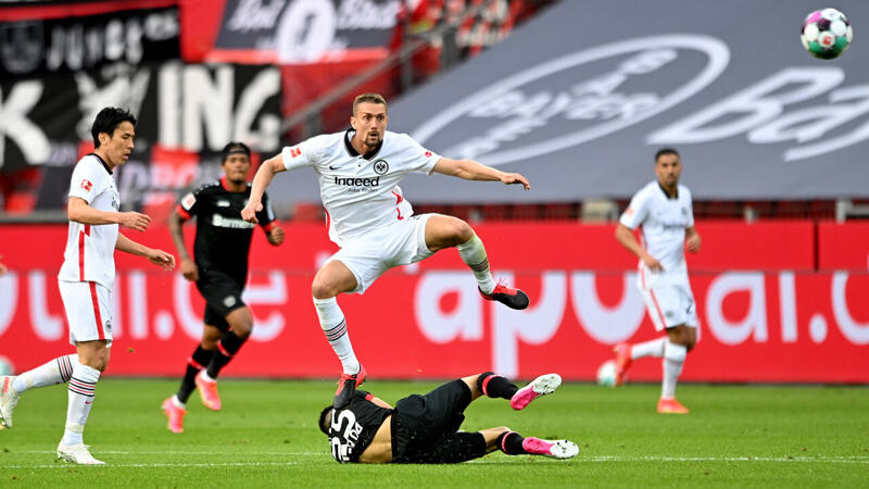 <a href='/de/daten/news/fussball/eintracht-frankfurt/' class='tag'>Eintracht Frankfurt</a> unterliegt in Leverkusen