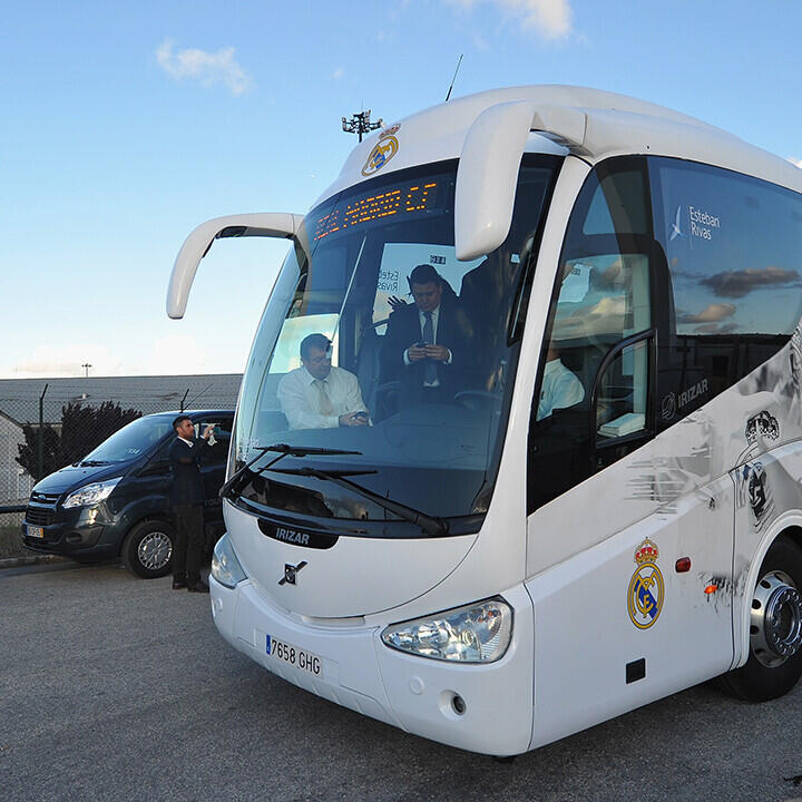 Teambus von Real Madrid in Liverpool attackiert